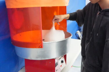 【フットサル同好会】初出店！甘くて軽い“わたあめ作戦”とは…　-旭祭屋台特集-